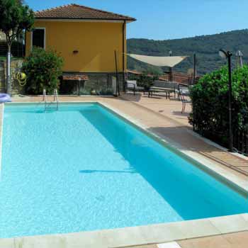 Piscina agriturismo Ca' di Nonni Pietrabruna